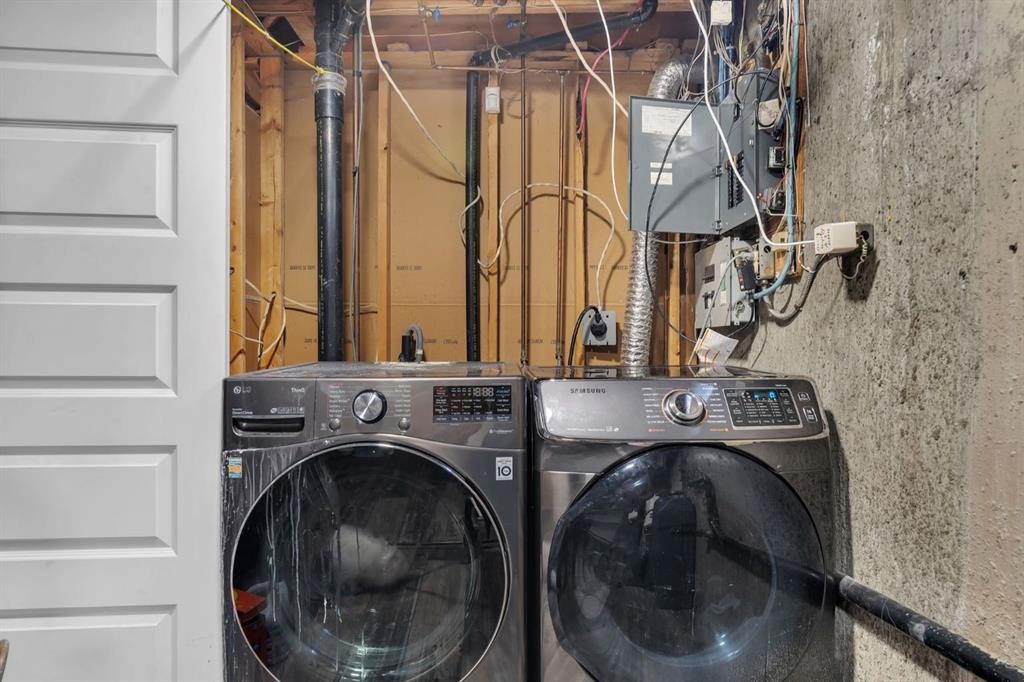 316 Templeton Circle Ne, Calgary, AB - Indoor Photo Showing Laundry Room