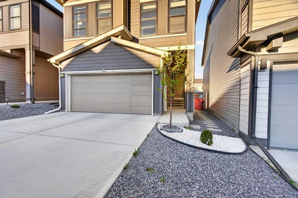 36 Royston Rise Nw, Calgary, AB - Outdoor With Exterior