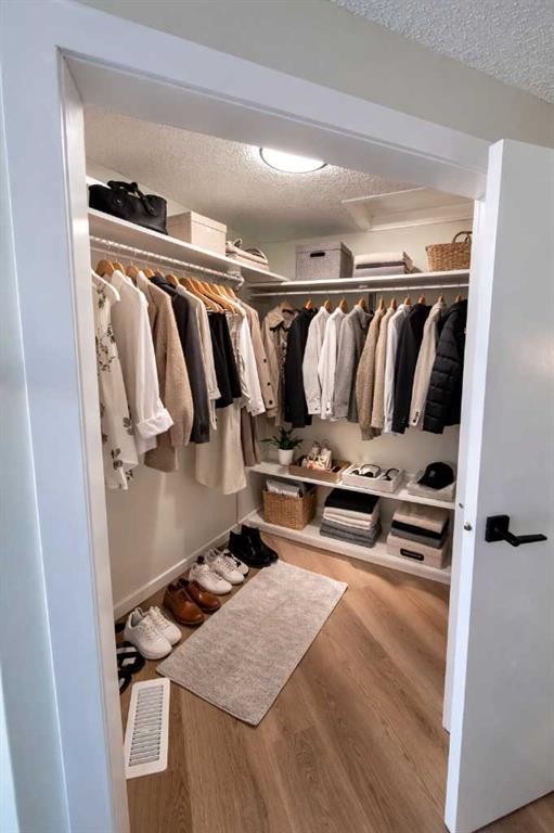 107 Harvest Oak Crescent Ne, Calgary, AB - Indoor With Storage