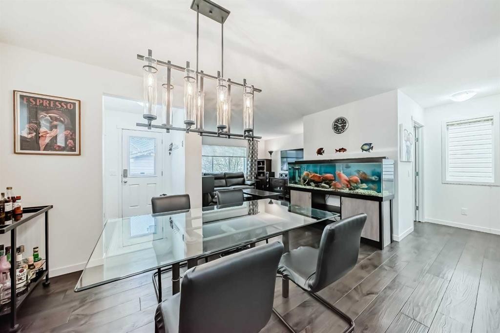 144 Copperpond Parade Se, Calgary, AB - Indoor Photo Showing Dining Room
