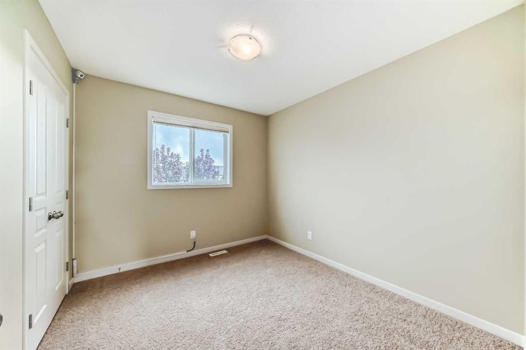 144 Copperpond Parade Se, Calgary, AB - Indoor Photo Showing Other Room