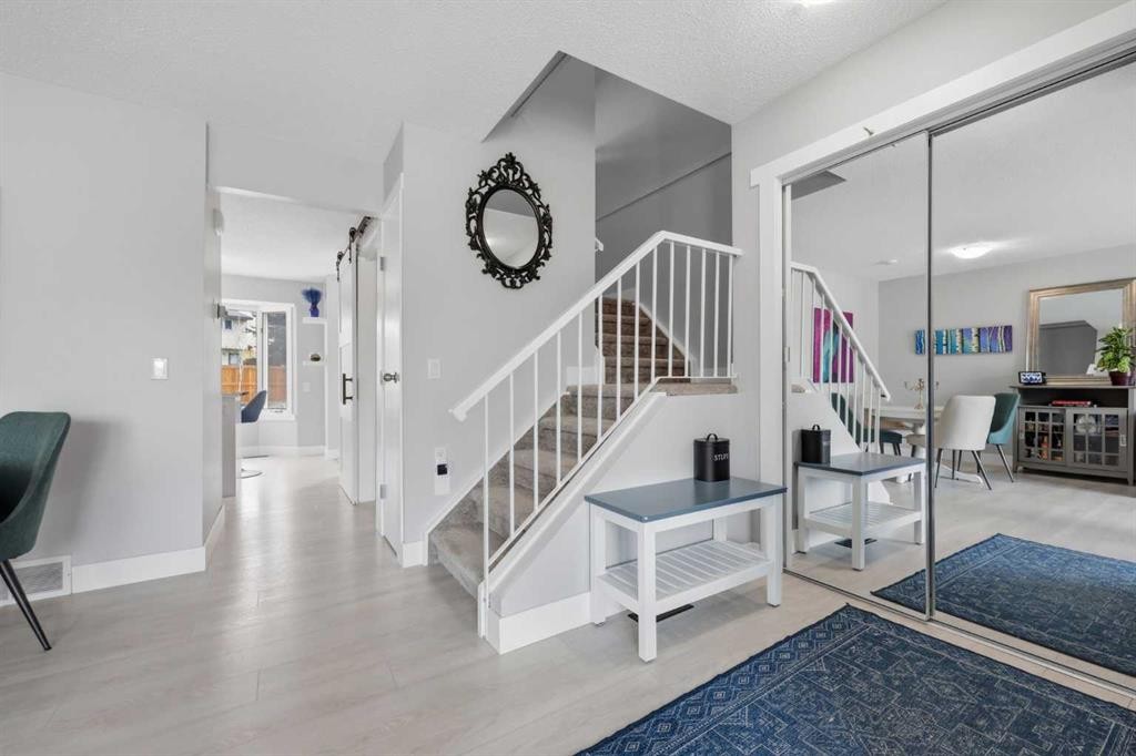 160 Silvergrove Hill Nw, Calgary, AB - Indoor Photo Showing Other Room