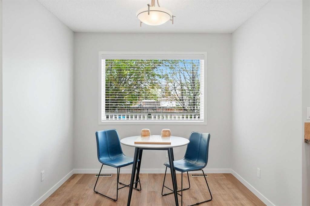 29 Copperfield Heath Se, Calgary, AB - Indoor Photo Showing Dining Room