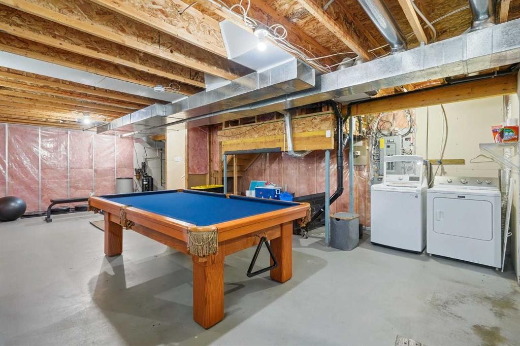 29 Copperfield Heath Se, Calgary, AB - Indoor Photo Showing Laundry Room
