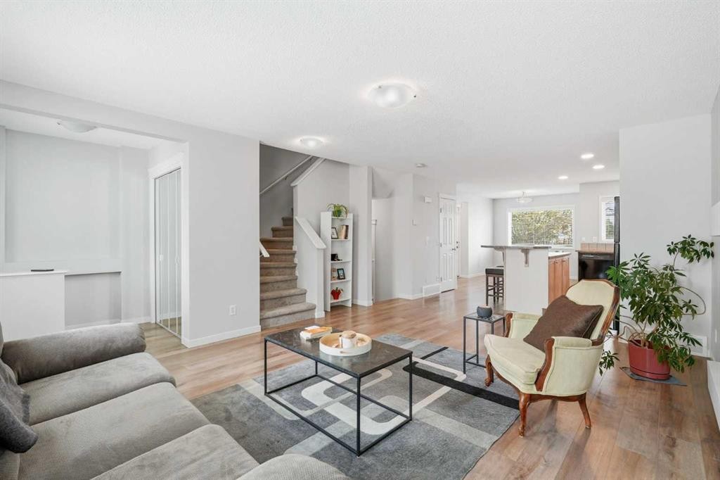 29 Copperfield Heath Se, Calgary, AB - Indoor Photo Showing Living Room