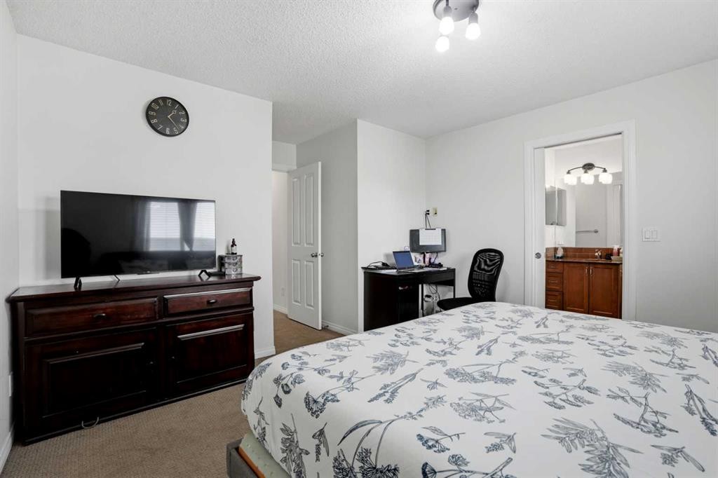 31 Skyview Ranch Lane Ne, Calgary, AB - Indoor Photo Showing Bedroom