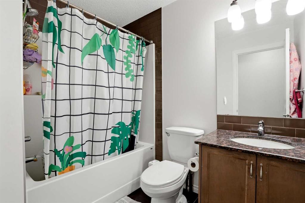 31 Skyview Ranch Lane Ne, Calgary, AB - Indoor Photo Showing Bathroom