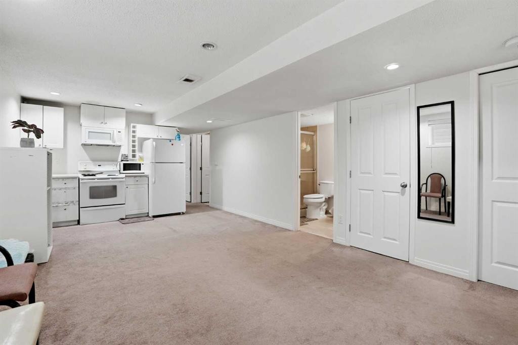 31 Skyview Ranch Lane Ne, Calgary, AB - Indoor Photo Showing Kitchen