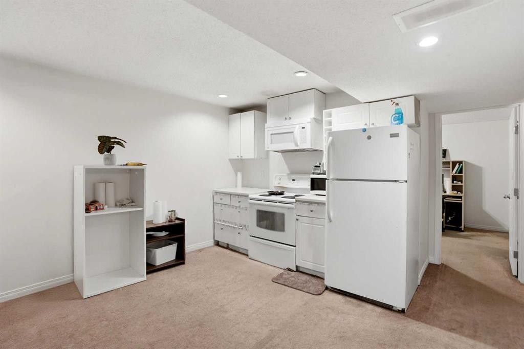 31 Skyview Ranch Lane Ne, Calgary, AB - Indoor Photo Showing Kitchen