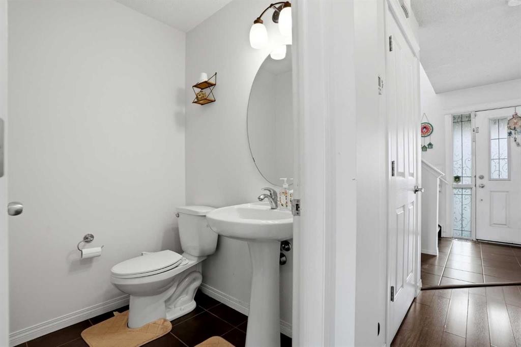 31 Skyview Ranch Lane Ne, Calgary, AB - Indoor Photo Showing Bathroom