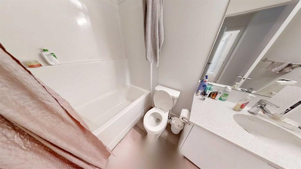 19637 48 Street Se, Calgary, AB - Indoor Photo Showing Bathroom