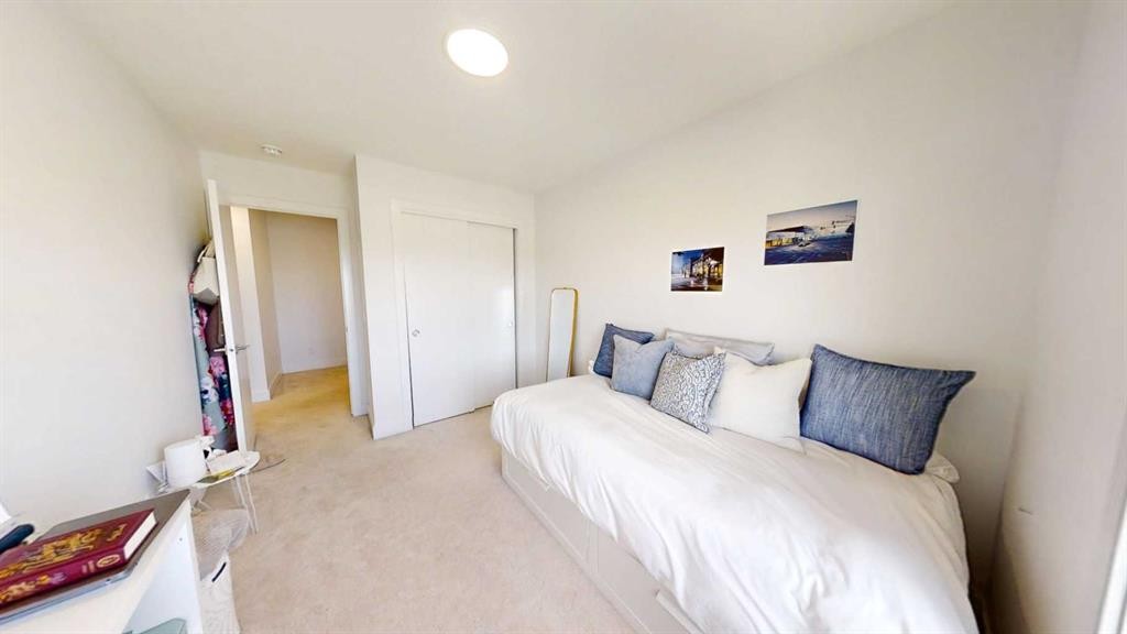 19637 48 Street Se, Calgary, AB - Indoor Photo Showing Bedroom
