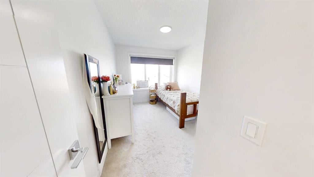 19637 48 Street Se, Calgary, AB - Indoor