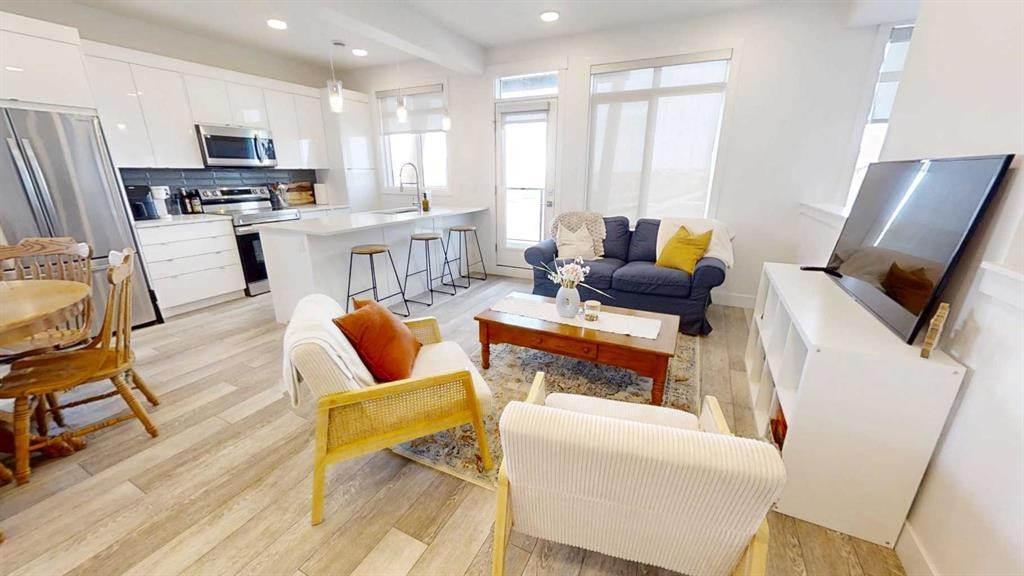 19637 48 Street Se, Calgary, AB - Indoor