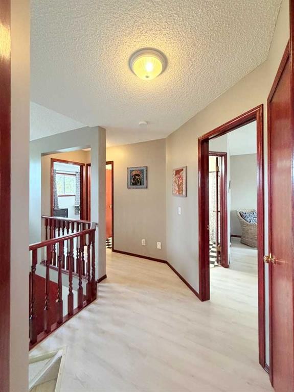 132 Somercrest Close Sw, Calgary, AB