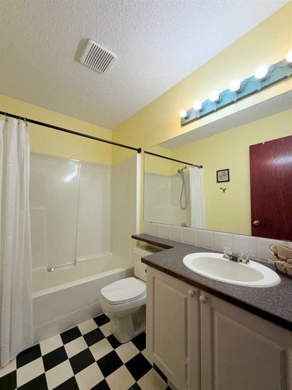 132 Somercrest Close Sw, Calgary, AB