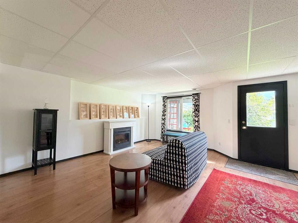 132 Somercrest Close Sw, Calgary, AB