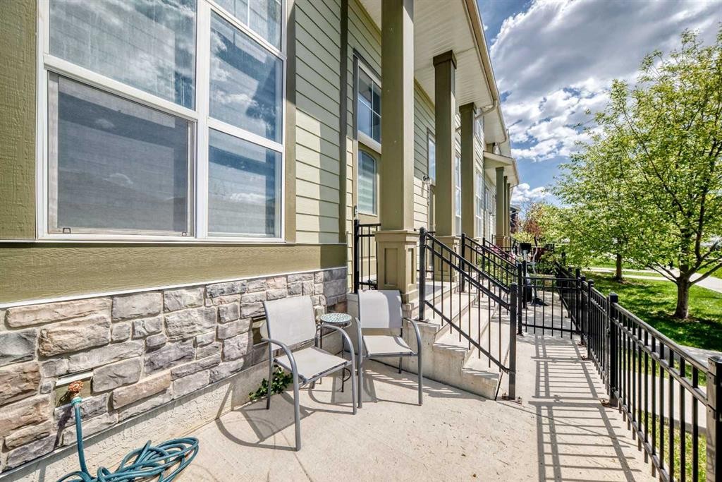 551 Evanston Link Nw, Calgary, AB - Outdoor