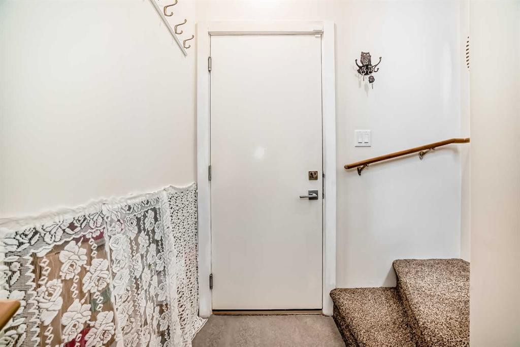 551 Evanston Link Nw, Calgary, AB - Indoor Photo Showing Other Room