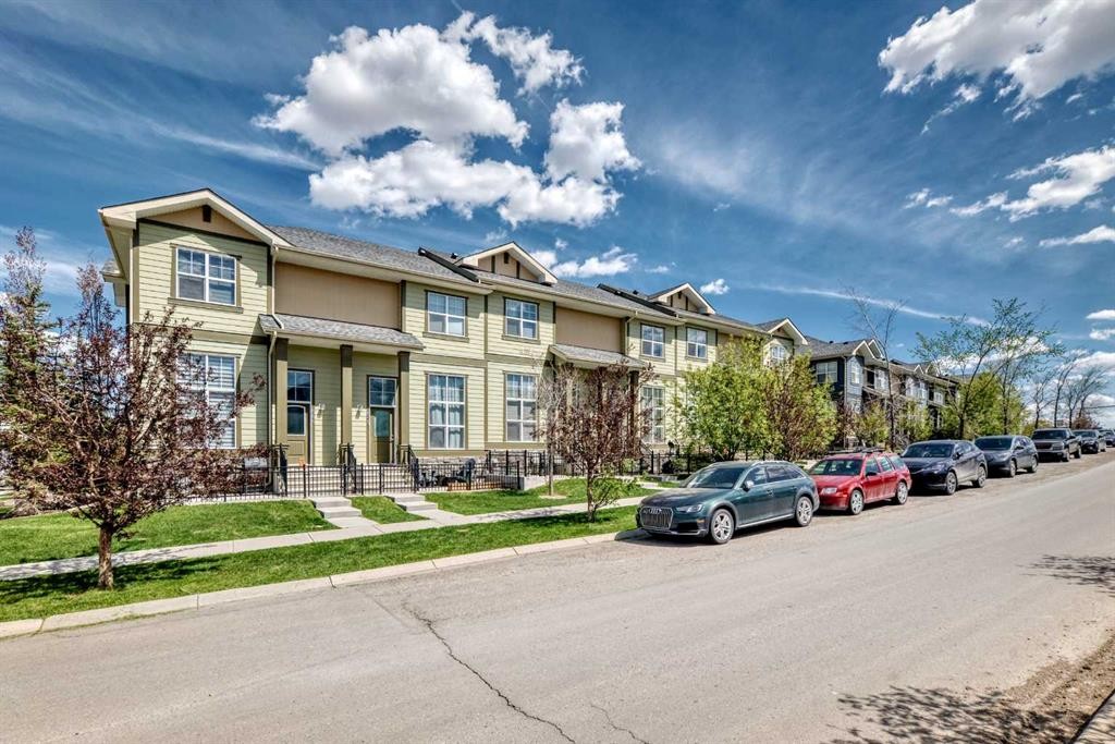551 Evanston Link Nw, Calgary, AB - Outdoor With Facade