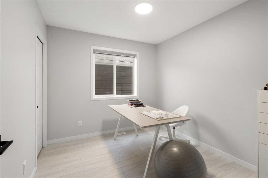 22 Edith Manor Nw, Calgary, AB - Indoor Photo Showing Office