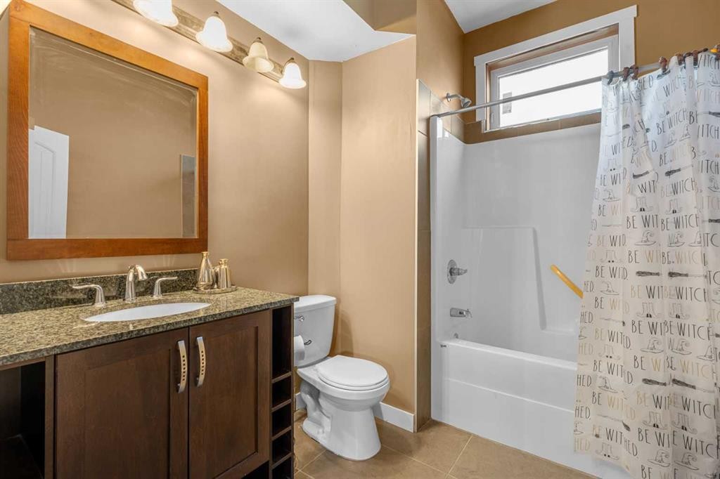 518B Highwood, Longview, AB - Indoor Photo Showing Bathroom