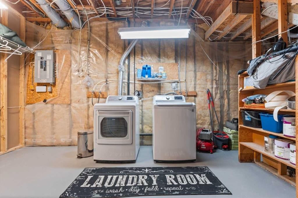 518B Highwood, Longview, AB - Indoor Photo Showing Laundry Room