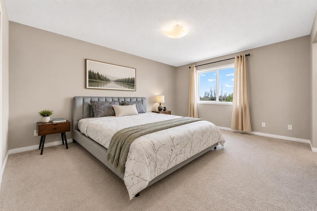 71 Walden Manor Se, Calgary, AB - Indoor Photo Showing Bedroom