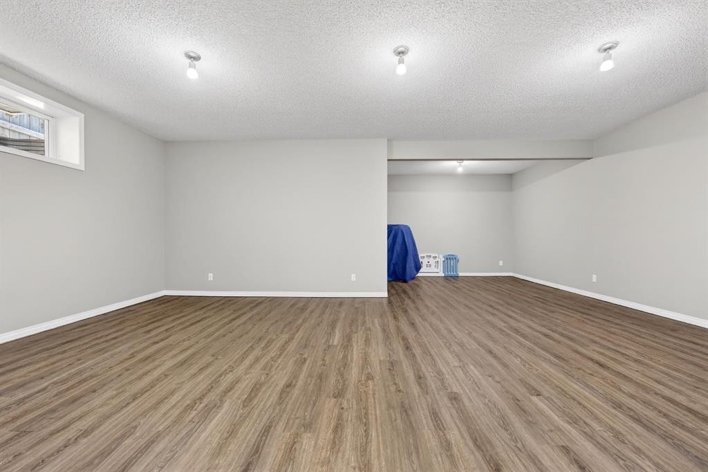 71 Walden Manor Se, Calgary, AB - Indoor Photo Showing Other Room