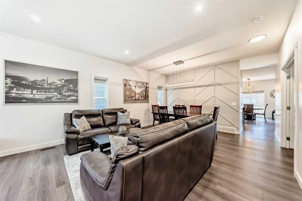 65 Saddlestone Green Ne, Calgary, AB - Indoor Photo Showing Living Room