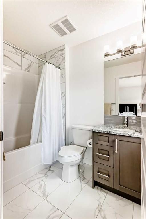 65 Saddlestone Green Ne, Calgary, AB - Indoor Photo Showing Bathroom