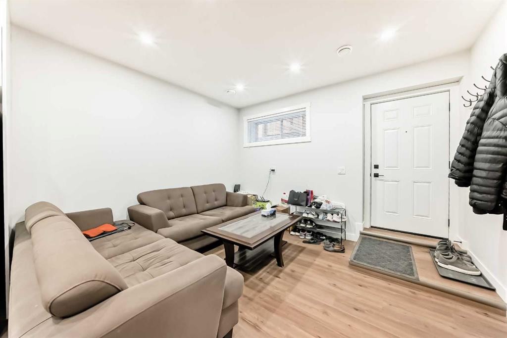 65 Saddlestone Green Ne, Calgary, AB - Indoor