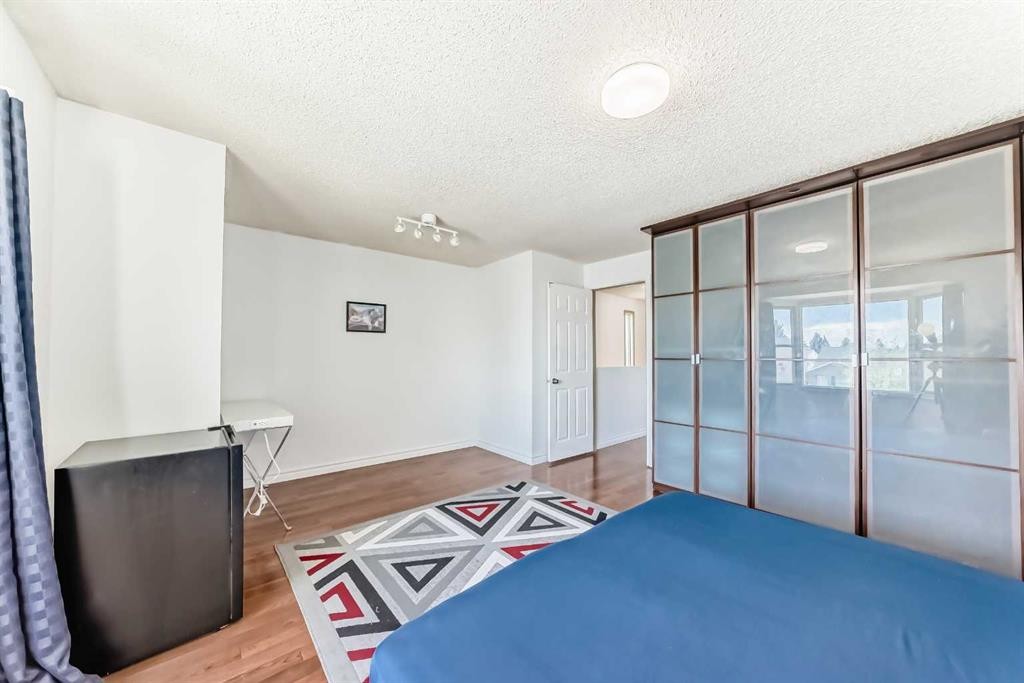 279 Falton Drive Ne, Calgary, AB - Indoor Photo Showing Other Room