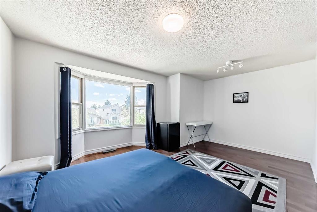 279 Falton Drive Ne, Calgary, AB - Indoor Photo Showing Bedroom
