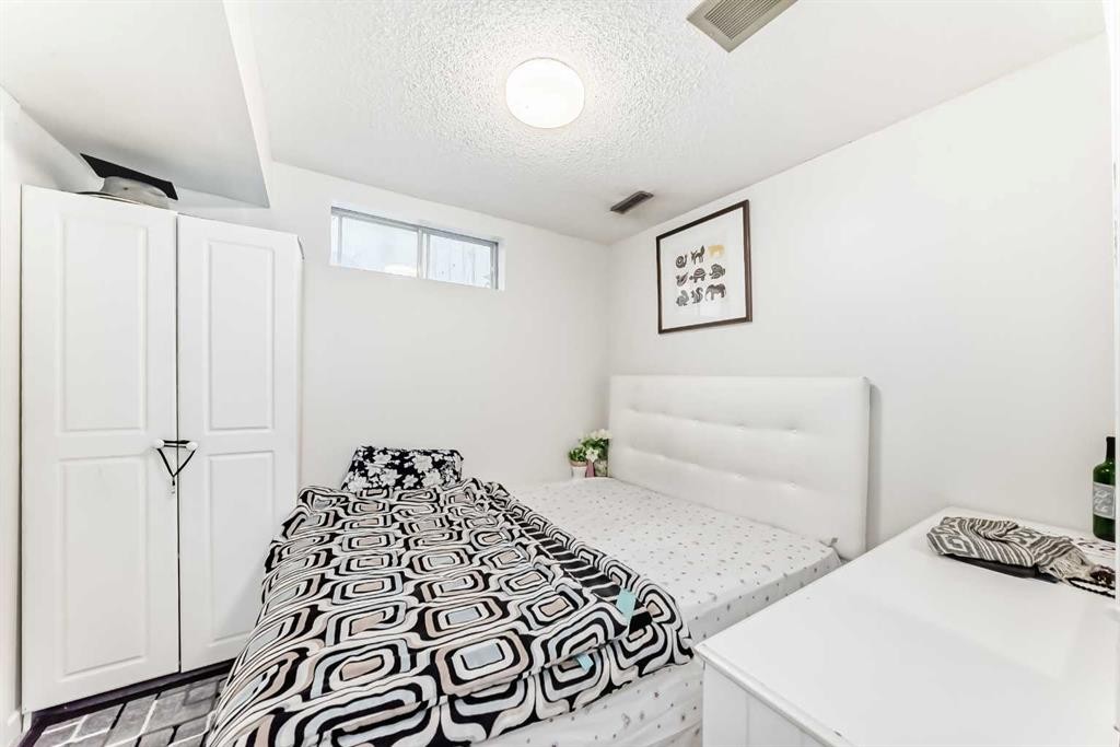 279 Falton Drive Ne, Calgary, AB - Indoor Photo Showing Bedroom