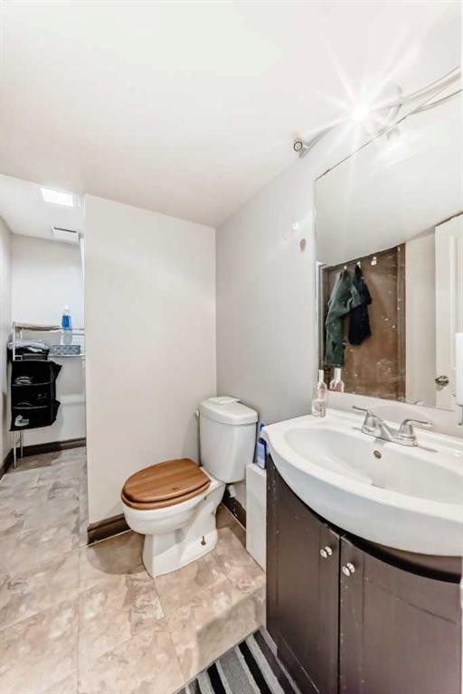 279 Falton Drive Ne, Calgary, AB - Indoor Photo Showing Bathroom