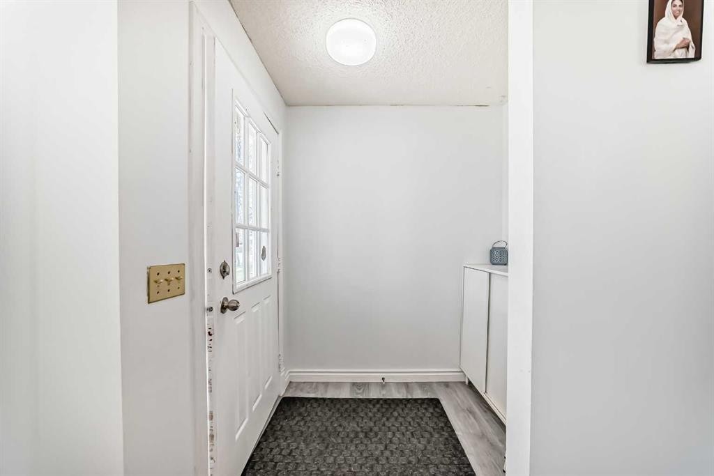 279 Falton Drive Ne, Calgary, AB - Indoor Photo Showing Other Room