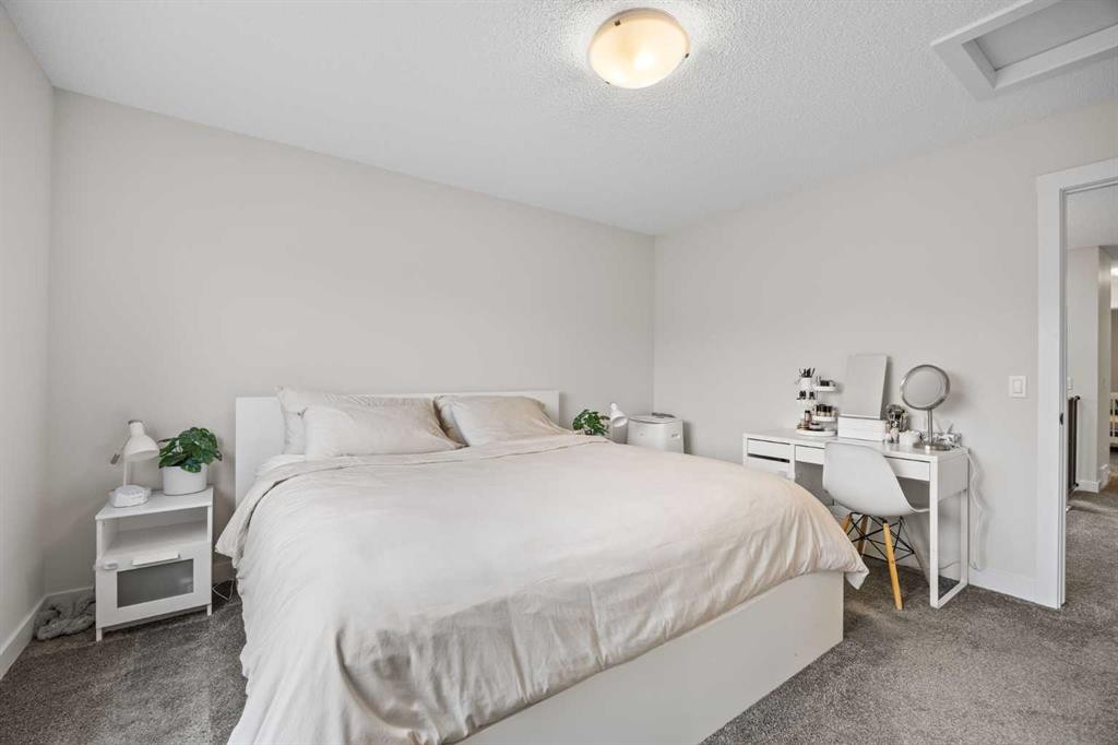 72 Seton Villas Se, Calgary, AB - Indoor Photo Showing Bedroom