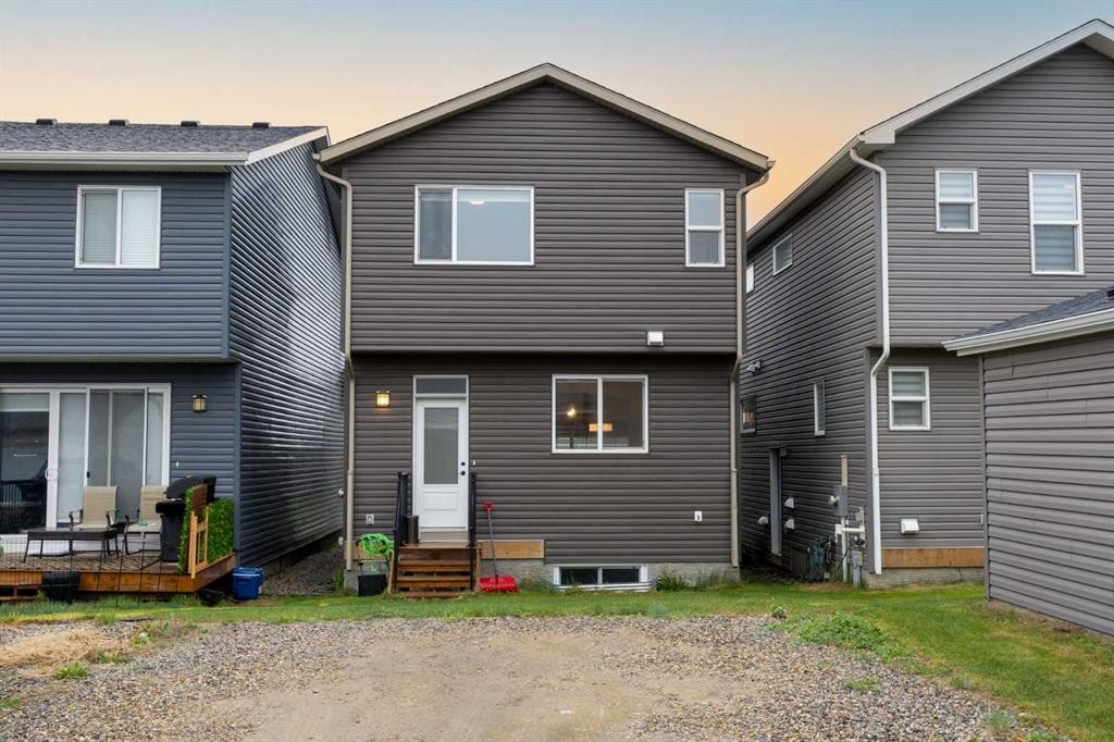 72 Seton Villas Se, Calgary, AB - Outdoor