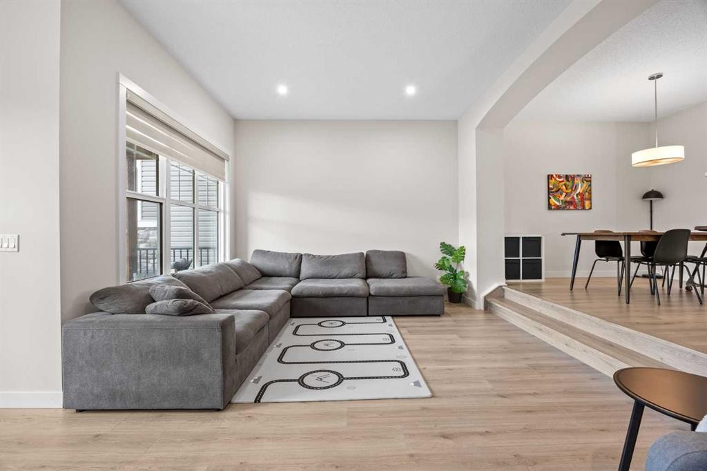 72 Seton Villas Se, Calgary, AB - Indoor Photo Showing Living Room