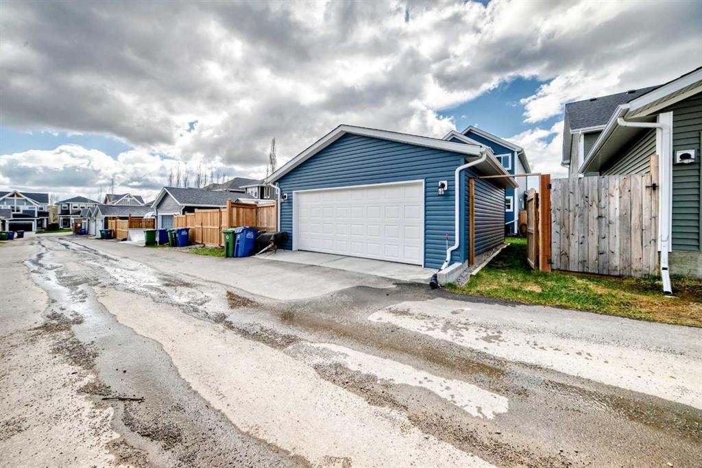 199 River Heights Green, Cochrane, AB - Outdoor