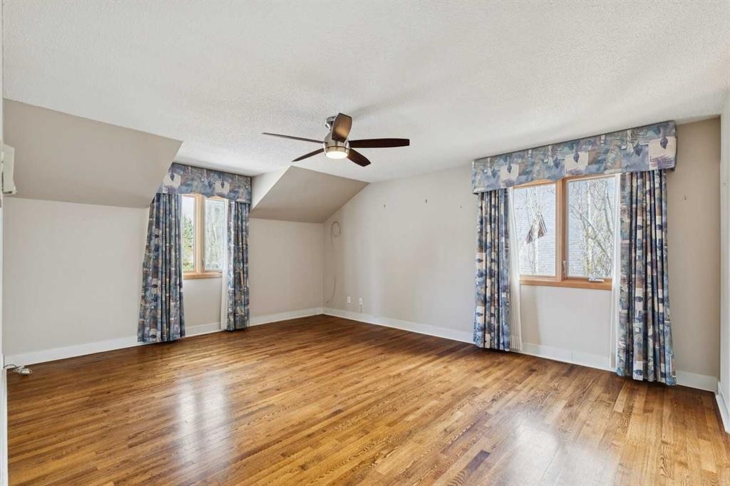1207 Baldwin Crescent Sw, Calgary, AB - Indoor Photo Showing Other Room