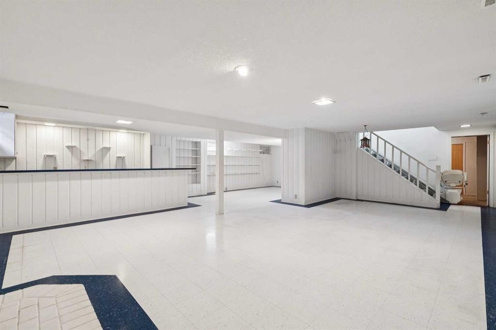 1207 Baldwin Crescent Sw, Calgary, AB - Indoor