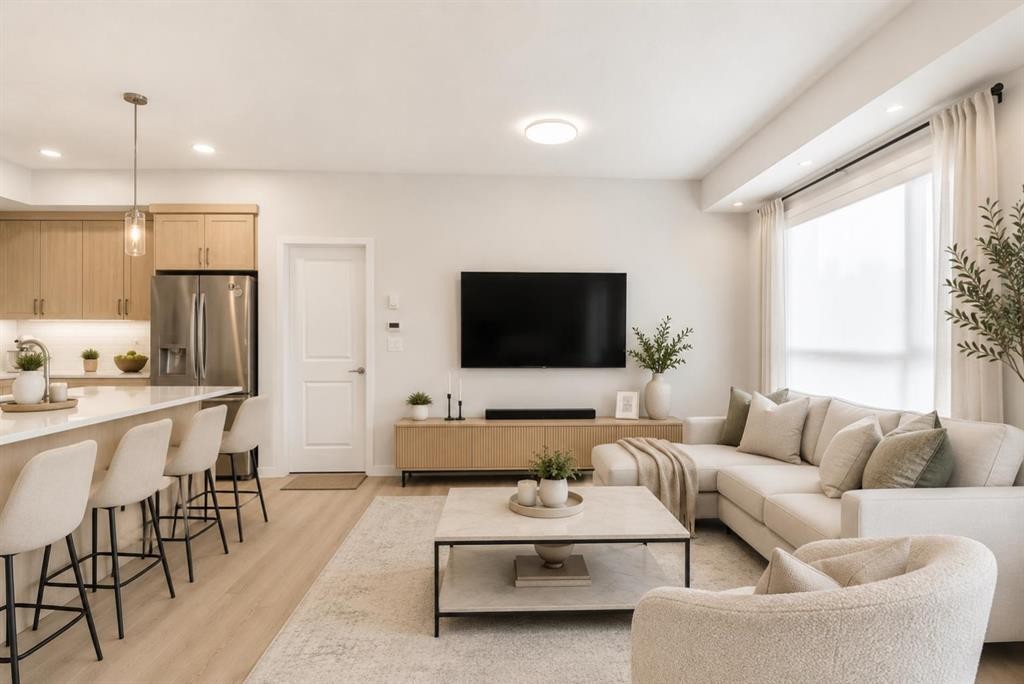 3417-33 Carringham Gate Nw, Calgary, AB - Indoor Photo Showing Living Room