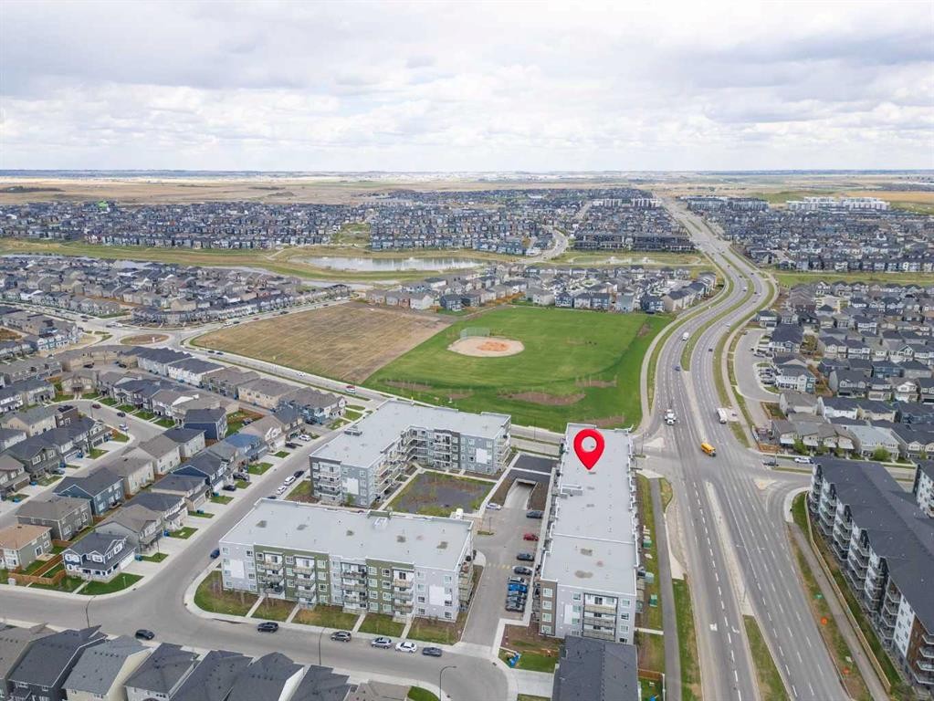 3417-33 Carringham Gate Nw, Calgary, AB - Outdoor With View