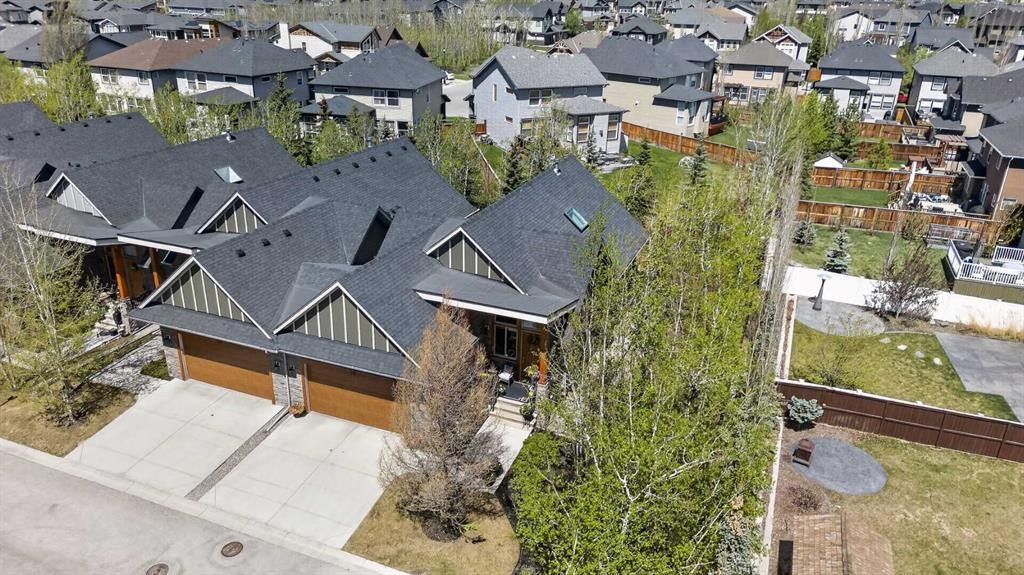 43 Cortina Villas Sw, Calgary, AB - Outdoor