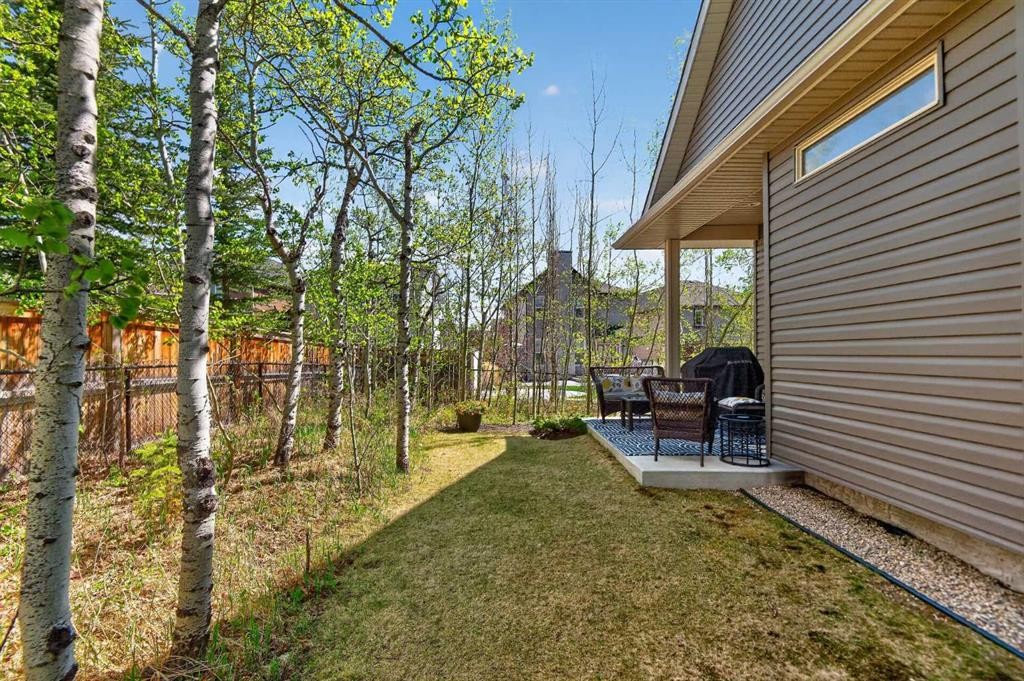 43 Cortina Villas Sw, Calgary, AB - Outdoor