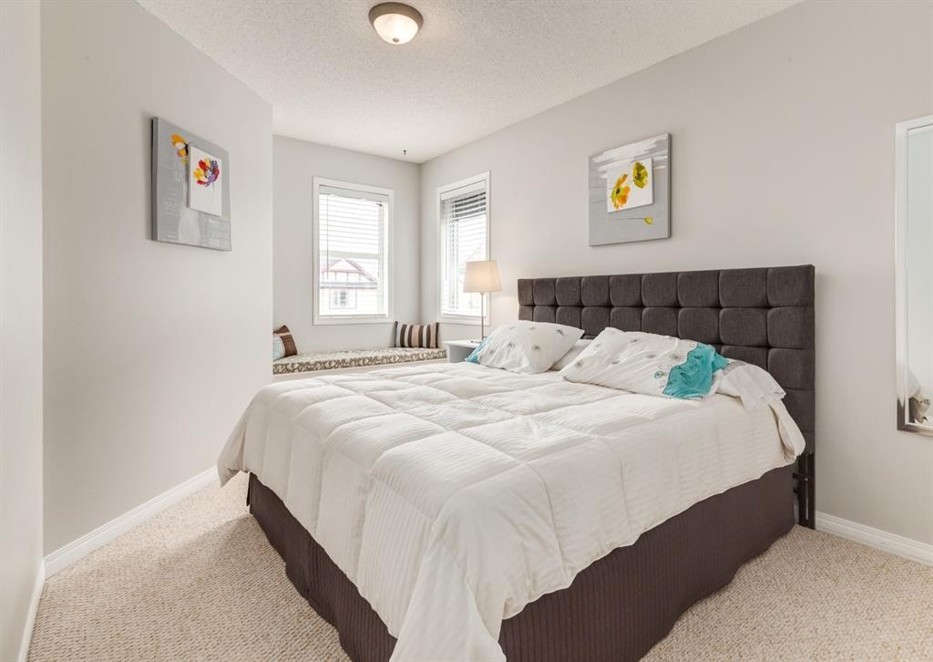 124 Copperfield Green Se, Calgary, AB - Indoor Photo Showing Bedroom
