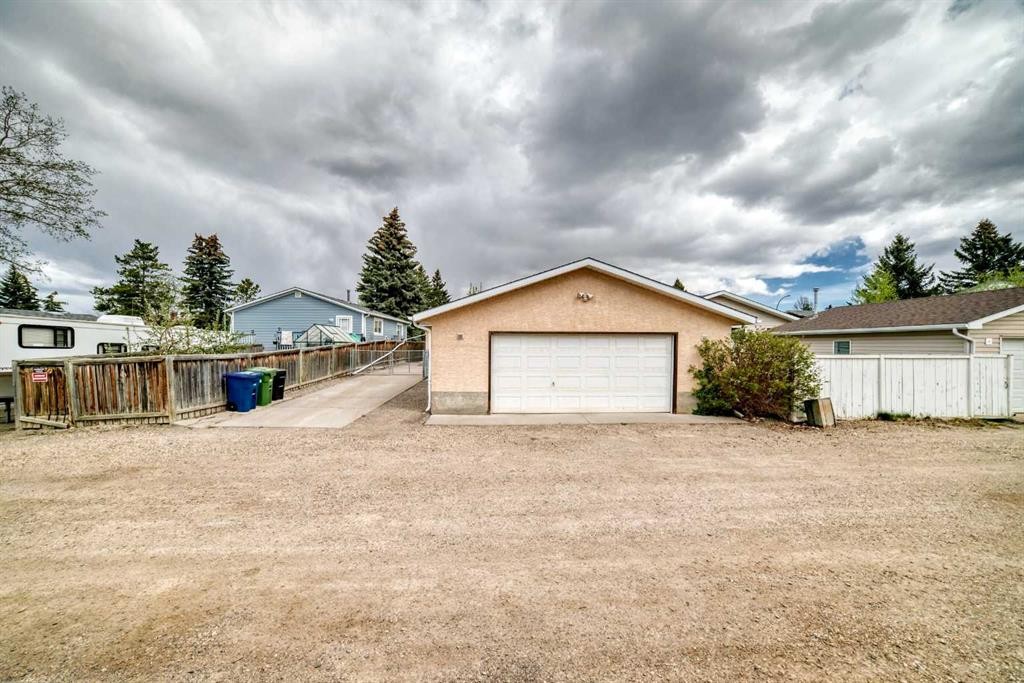 41 Alder Crescent Se, Airdrie, AB - Outdoor