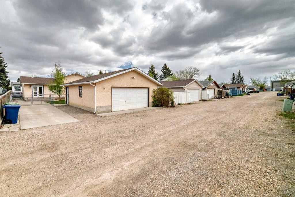 41 Alder Crescent Se, Airdrie, AB - Outdoor